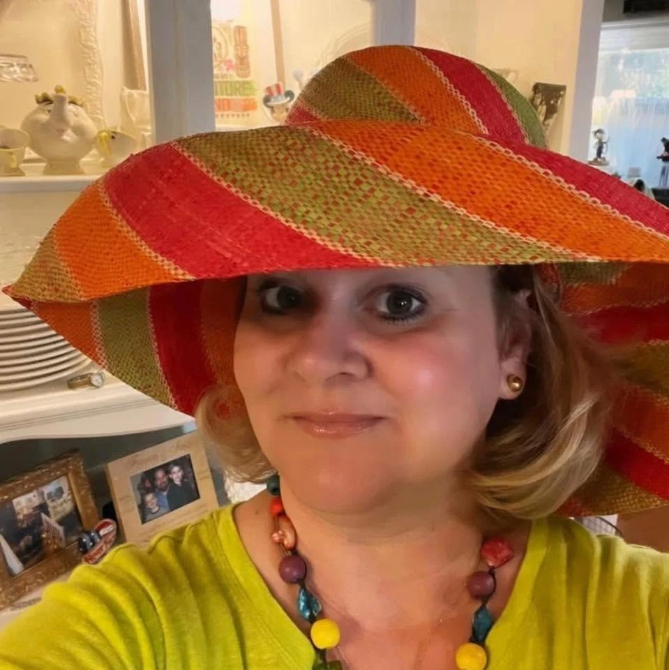 Donna Thomas of Thrifty Blonde Estate Sales